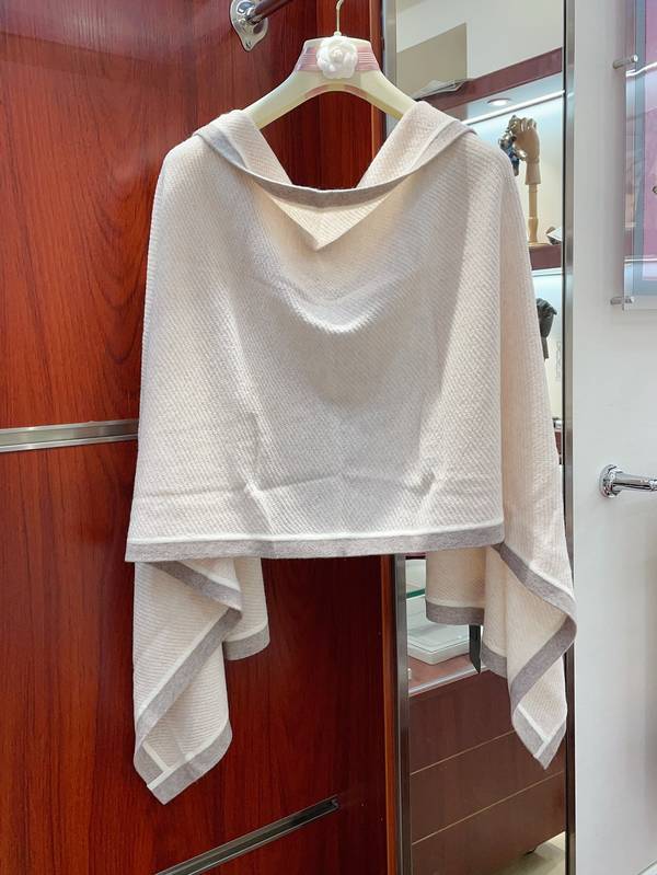 Loro Piana Cloak LPC00036 Loro Piana Cloak LPC00036